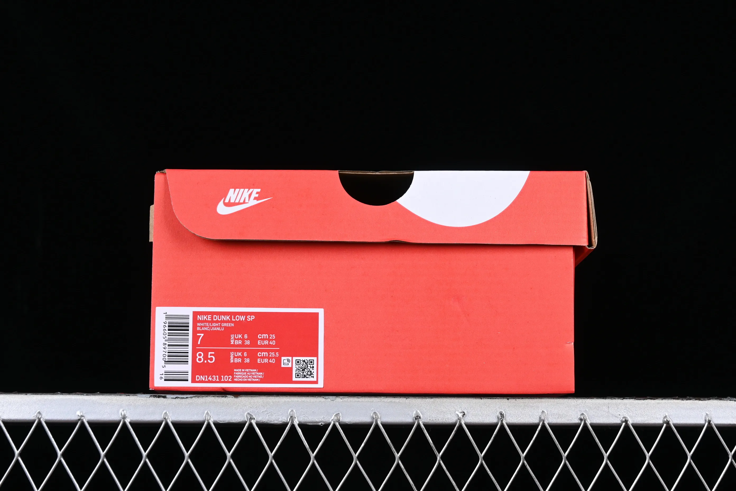 All categories Nk SB Dunk series Nk SB Dunk Low low-top sneakers Nk Dunk Low "White Mint" light green strap deconstruction SB smashed backboard fashion casual sneakers DN1431-102
